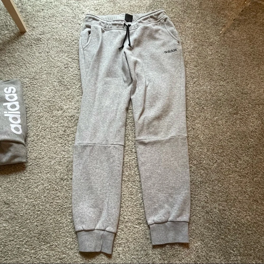 Adidas sweatshirt and pants set - Picture 4 of 6